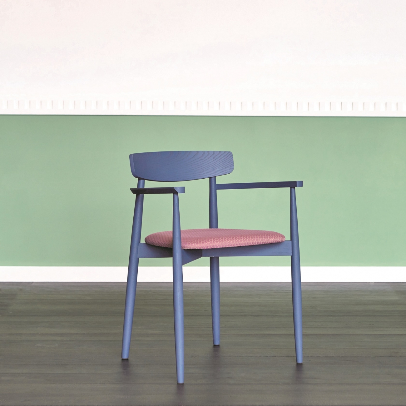 MINIFORMS CLARETTA CHAIR WITH ARMRESTS