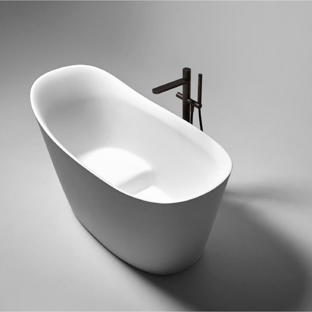 https://www.tattahome.com/39914-large_default/antonio-lupi-mastello-freestanding-bathtub.jpg