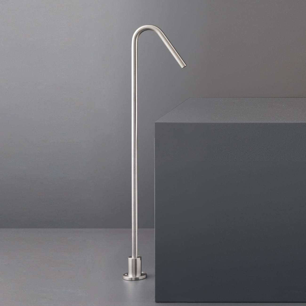 Ceadesign Free-standing spout for washbasin