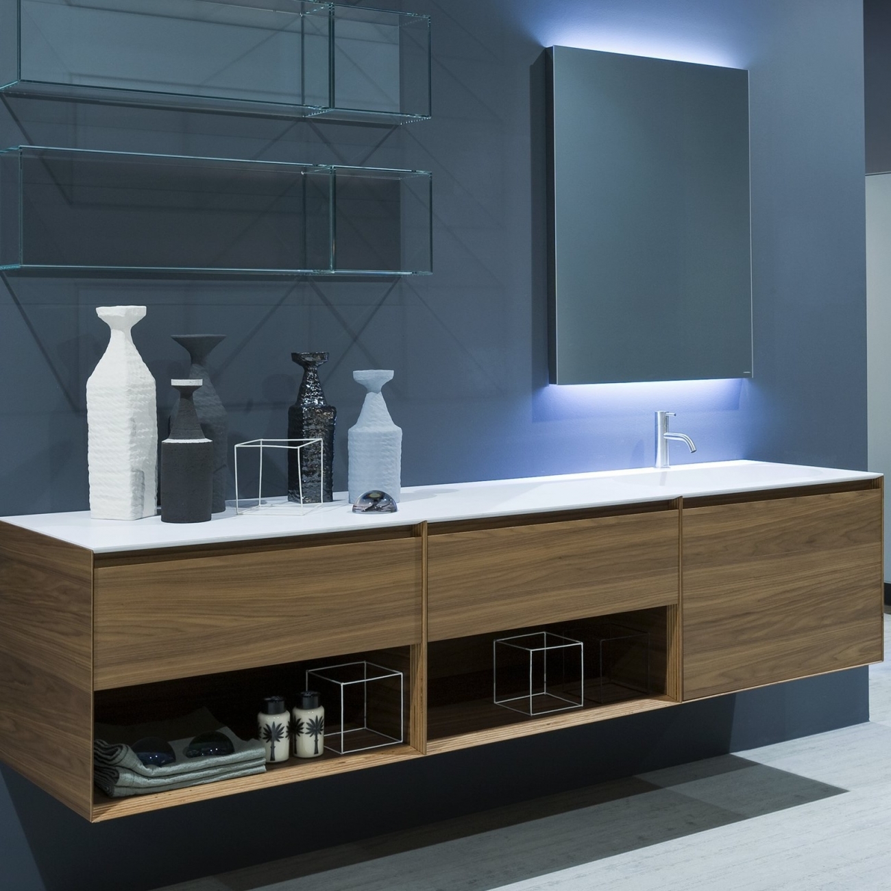 H 170 x L 32 x P 30 cm Circa Grey Bathroom Cabinet with Shelves Colore: Grigio Bath Vida Priano Armadietto da Bagno in Legno 